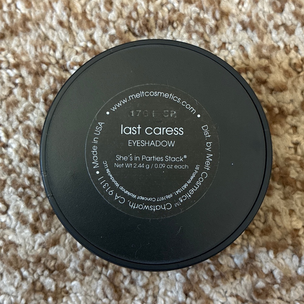 Brand New - Melt Cosmetics - She’s In Parties - Eyeshadow Stack - Picture 5 of 10